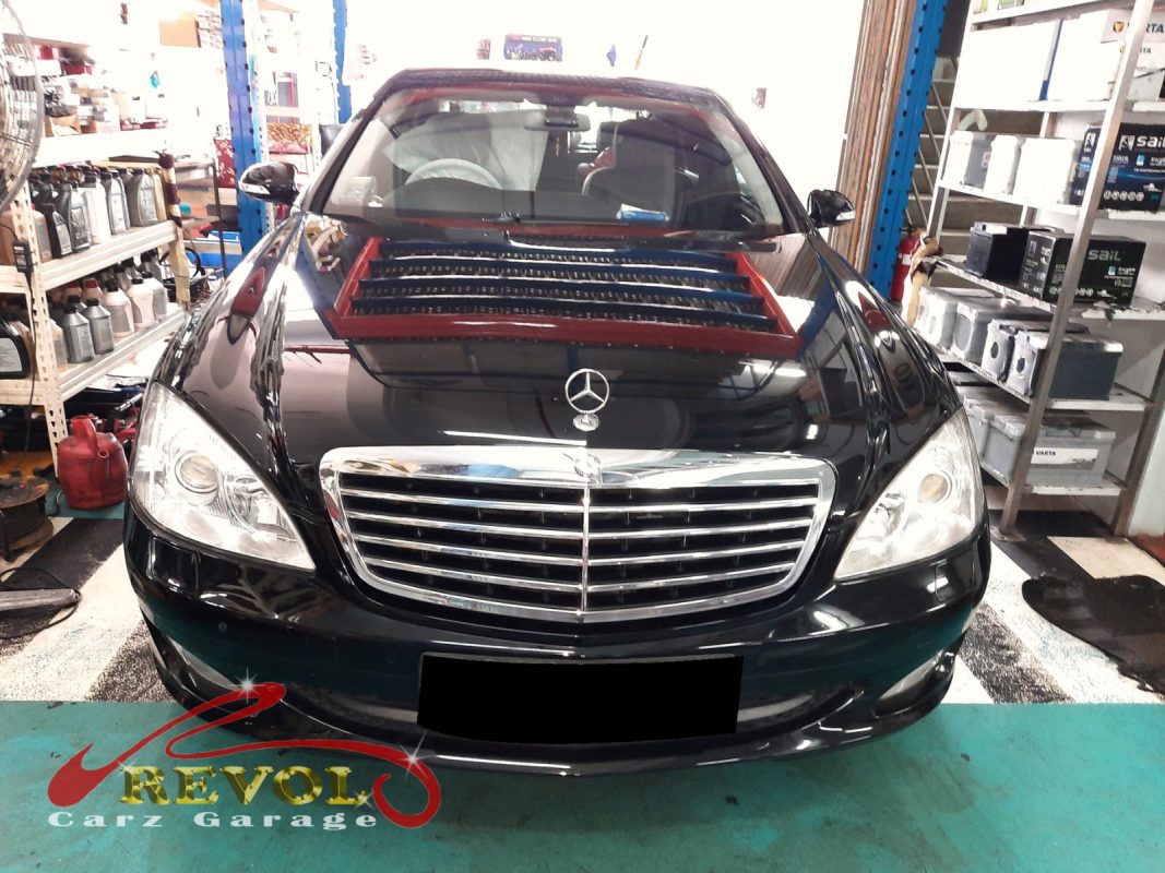 Mercedes-Benz S350 parked at the workshop, in for an intake manifold diagnosis.