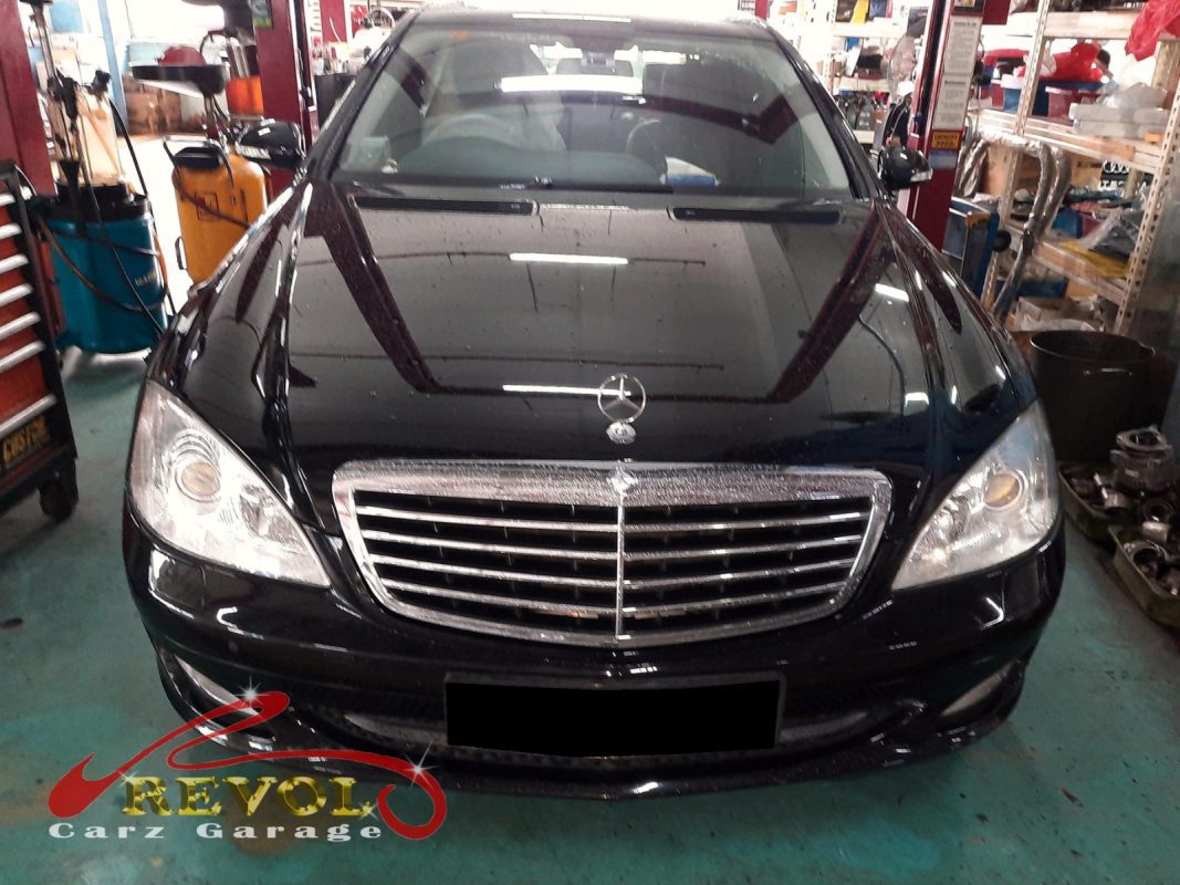 Mercedes-Benz S350L parked at the workshop for routine servicing.