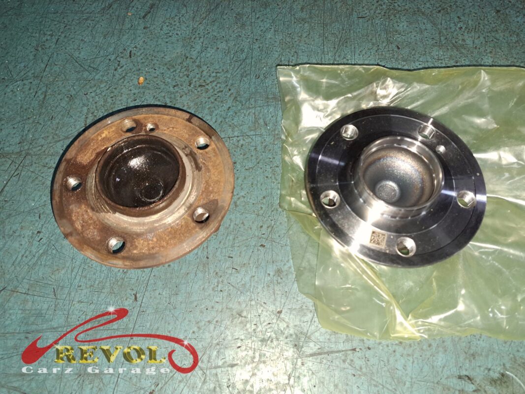 The new Mercedes-spec hub bearing unit ready to fit.