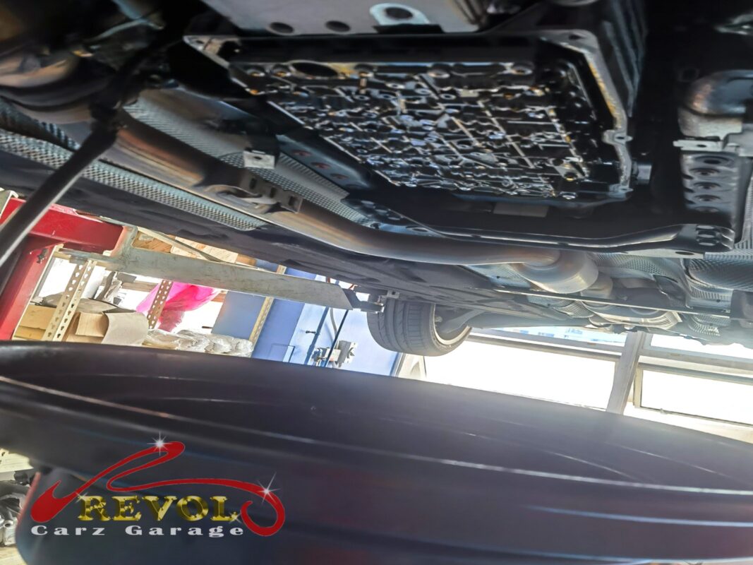 The new Mercedes-spec pan gasket and filter ready to fit.