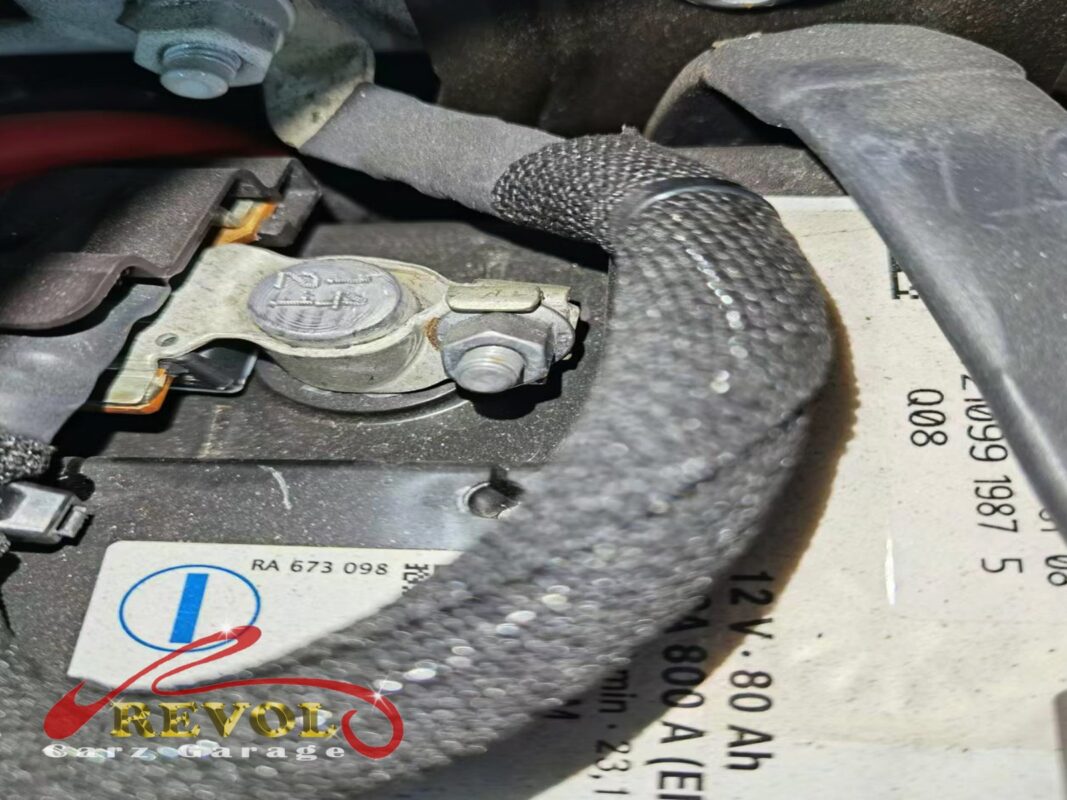 The battery load-tested on the Mercedes-Benz B180.