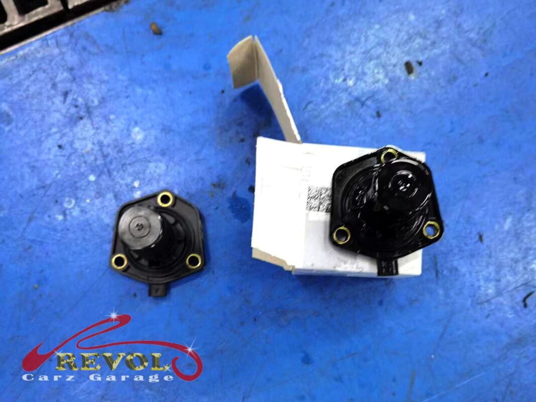 The new Mercedes-spec oil level sensor ready to fit.