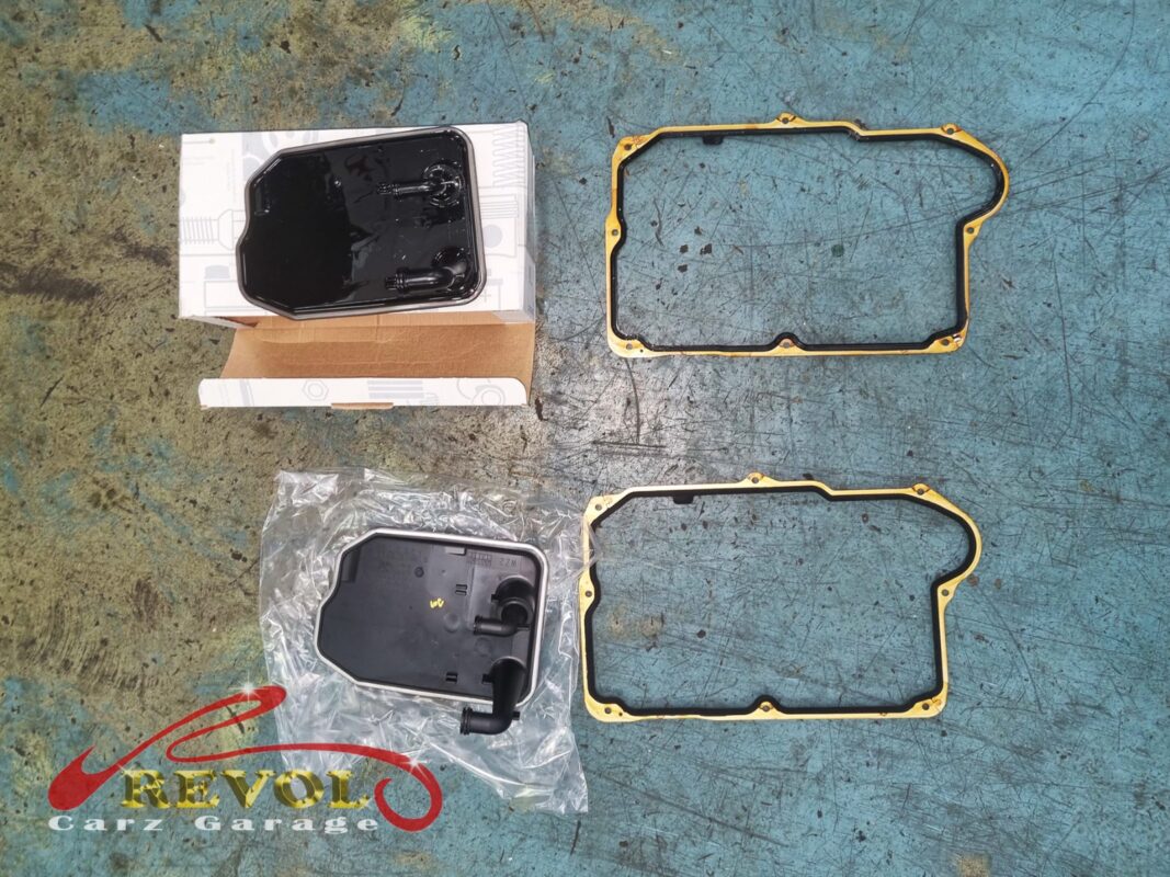 The new Mercedes-spec ATF pan with the filter built in, and a fresh pan gasket, ready to fit.