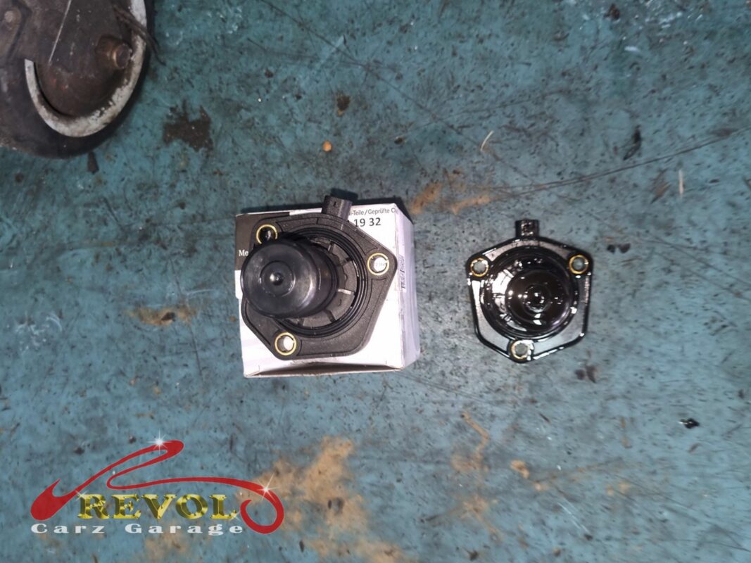 The old oil level sensor (right) beside the new Mercedes-spec replacement (left).