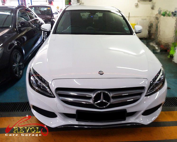 Mercedes-Benz C180 at the workshop for a 60,000 km major service.