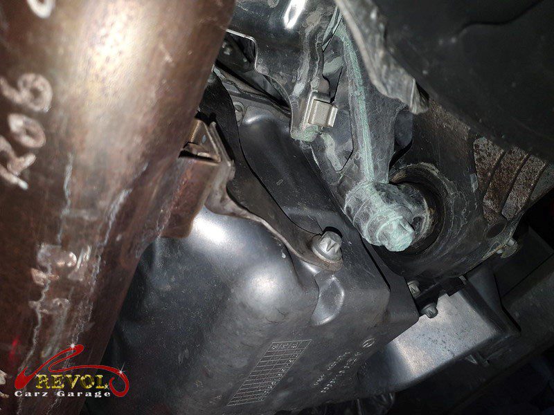 The engine oil drained on the Mercedes-Benz C180 during the service.