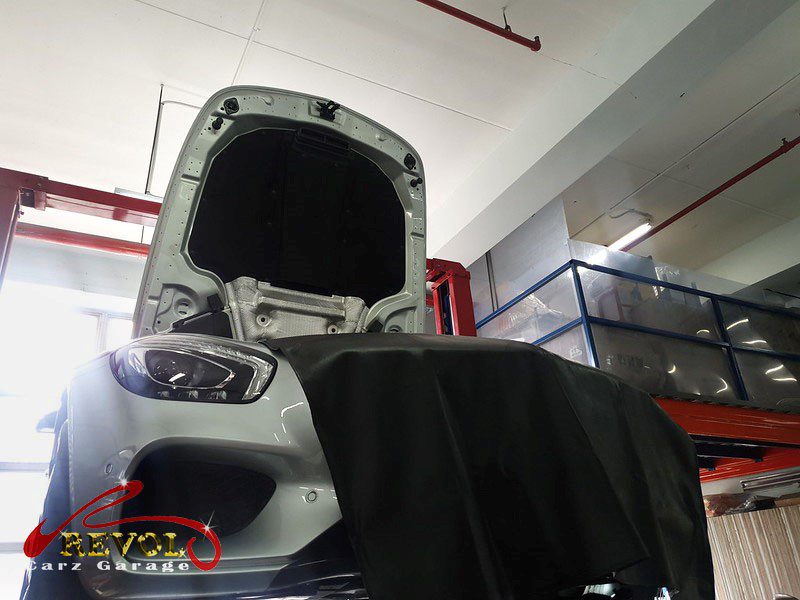 Pressure test on the Mercedes-AMG GT cooling system finding the cap not holding pressure.