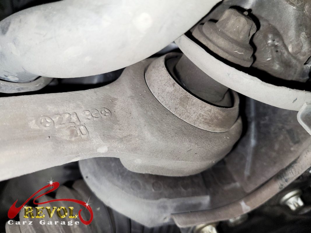 The new genuine Mercedes-spec front lower control arms ready to fit.