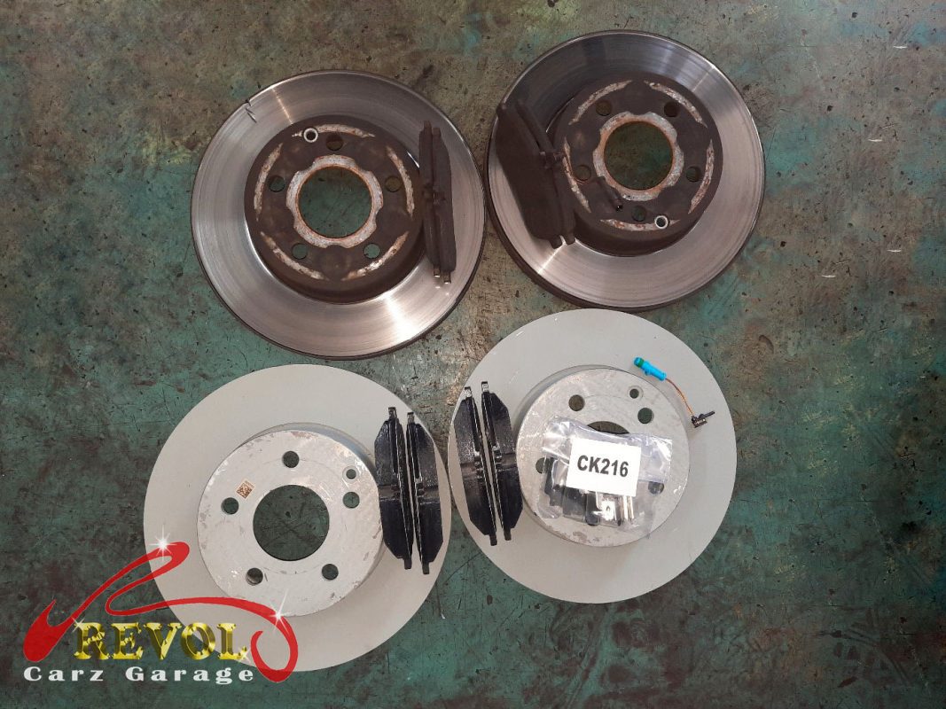 The new Mercedes-spec front discs and pads ready to fit.