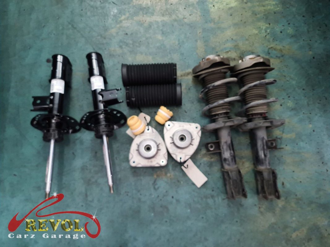 The new genuine Mercedes-spec front struts ready to fit.