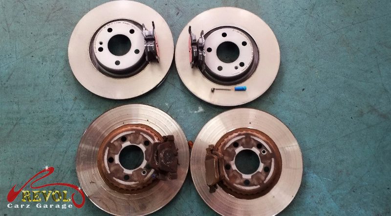 The new Mercedes-spec front discs and pads ready to fit.