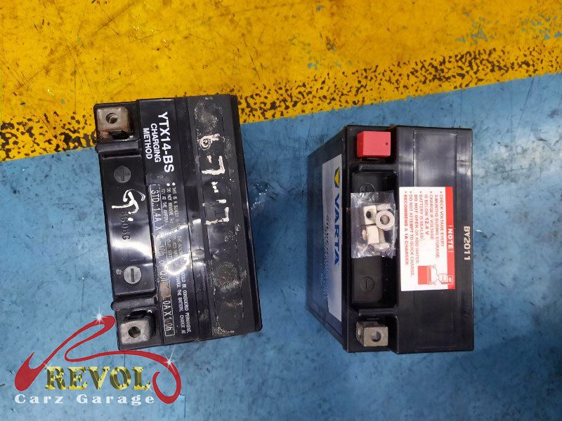 The new genuine Mercedes-spec auxiliary battery ready to fit.