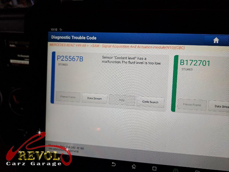 Pressure test on the Mercedes-Benz B180 cooling system finding the leak.