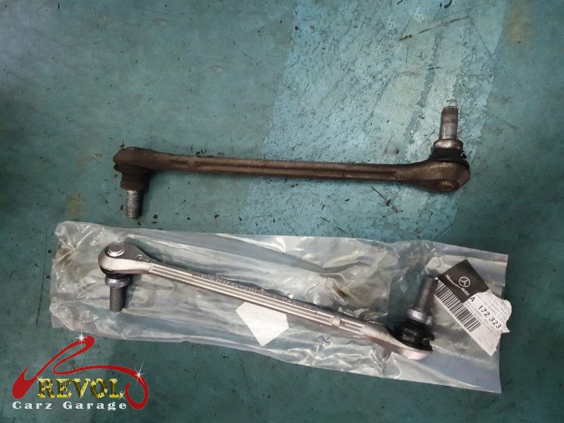 The new pair of genuine Mercedes-spec anti-roll bar links ready to fit.