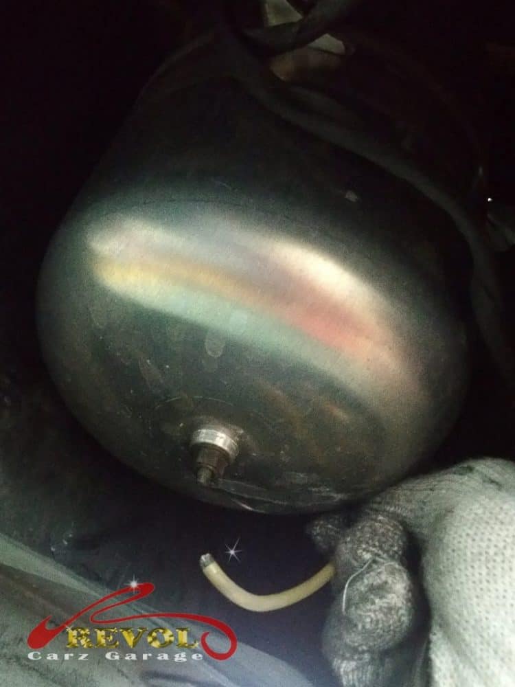 The air suspension system checked on the Mercedes-Benz S350, the leak traced to a broken air pipe.
