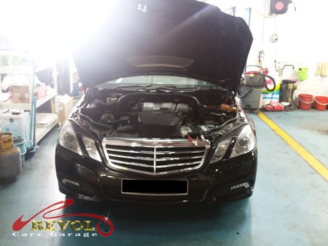 Mercedes-Benz E250 at the workshop, in for a battery charging light.