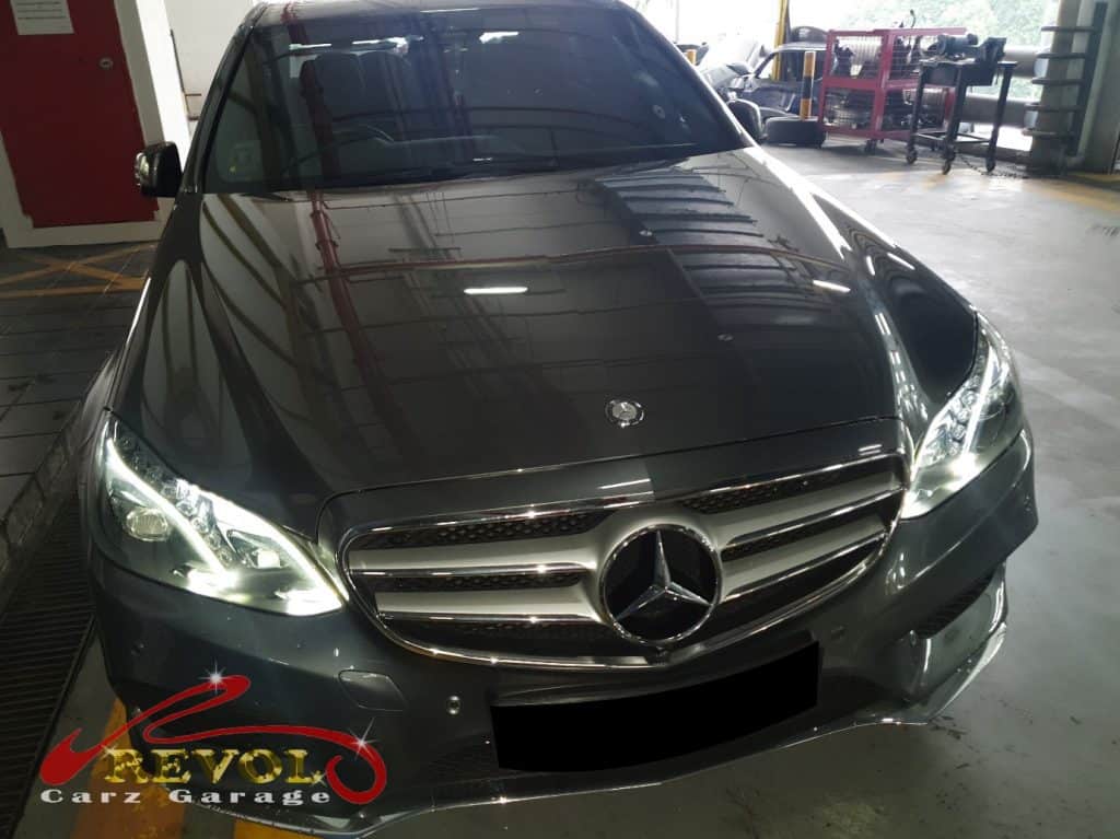 New genuine Mercedes-spec rear discs and pads fitted and bedded in.