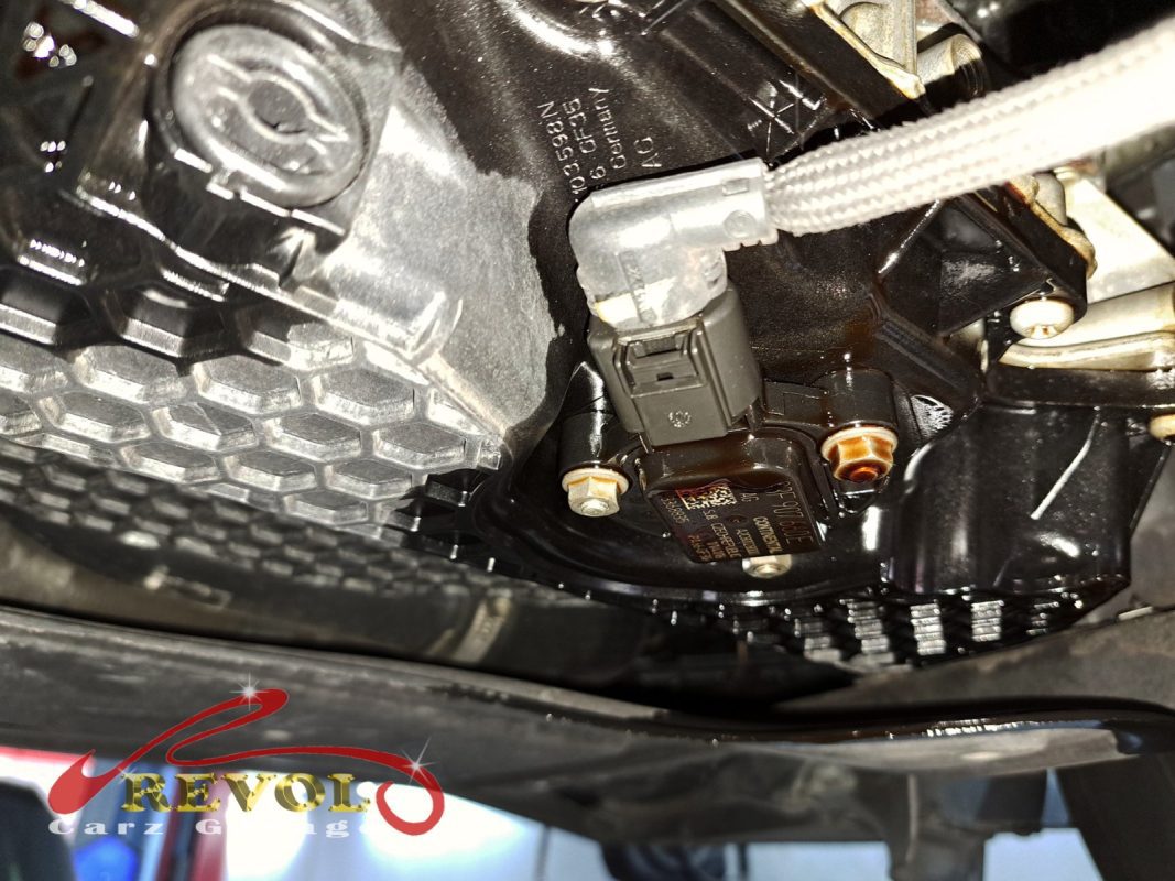 The oil leak traced to the sump gasket on the Volkswagen Passat.
