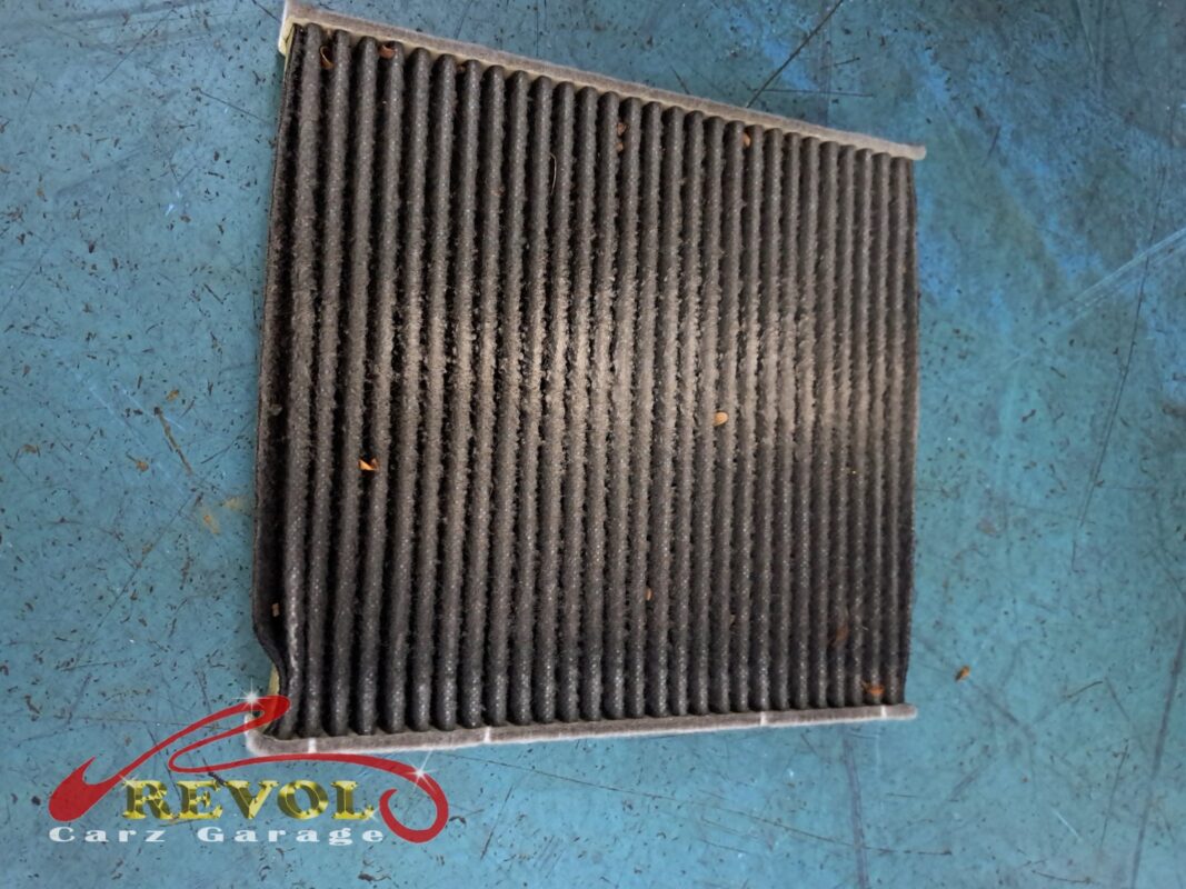 The engine oil and filter changed on the Volkswagen Passat.