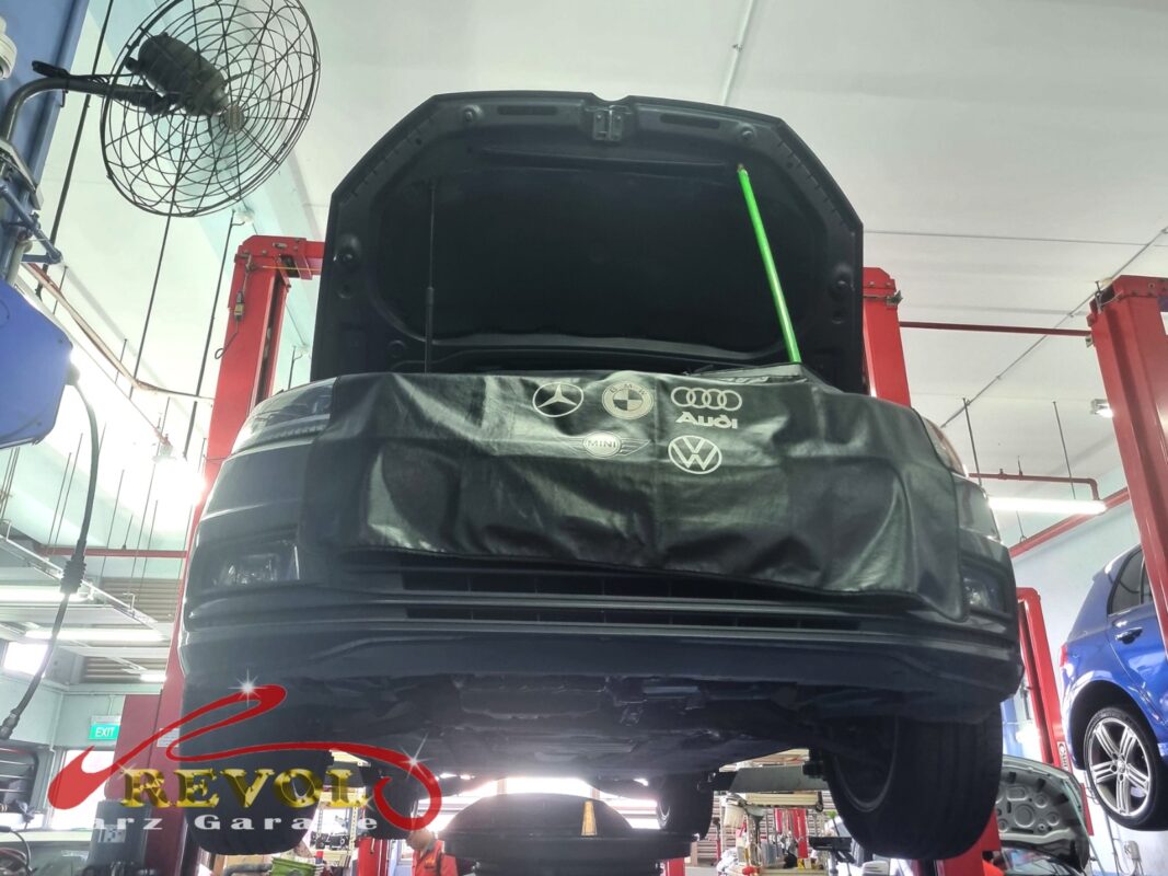 The collapsed front subframe bushings on the Volkswagen Touran.