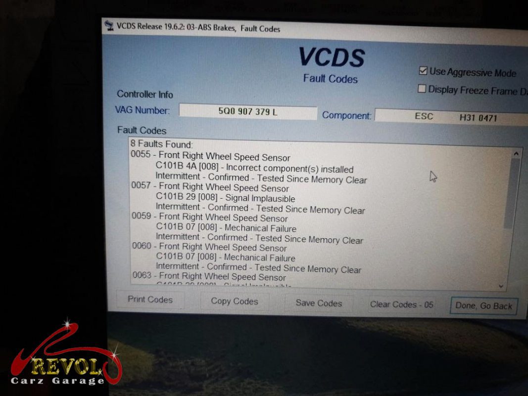 Diagnostic scan on the Volkswagen Golf pointing to the failed wheel speed sensor.