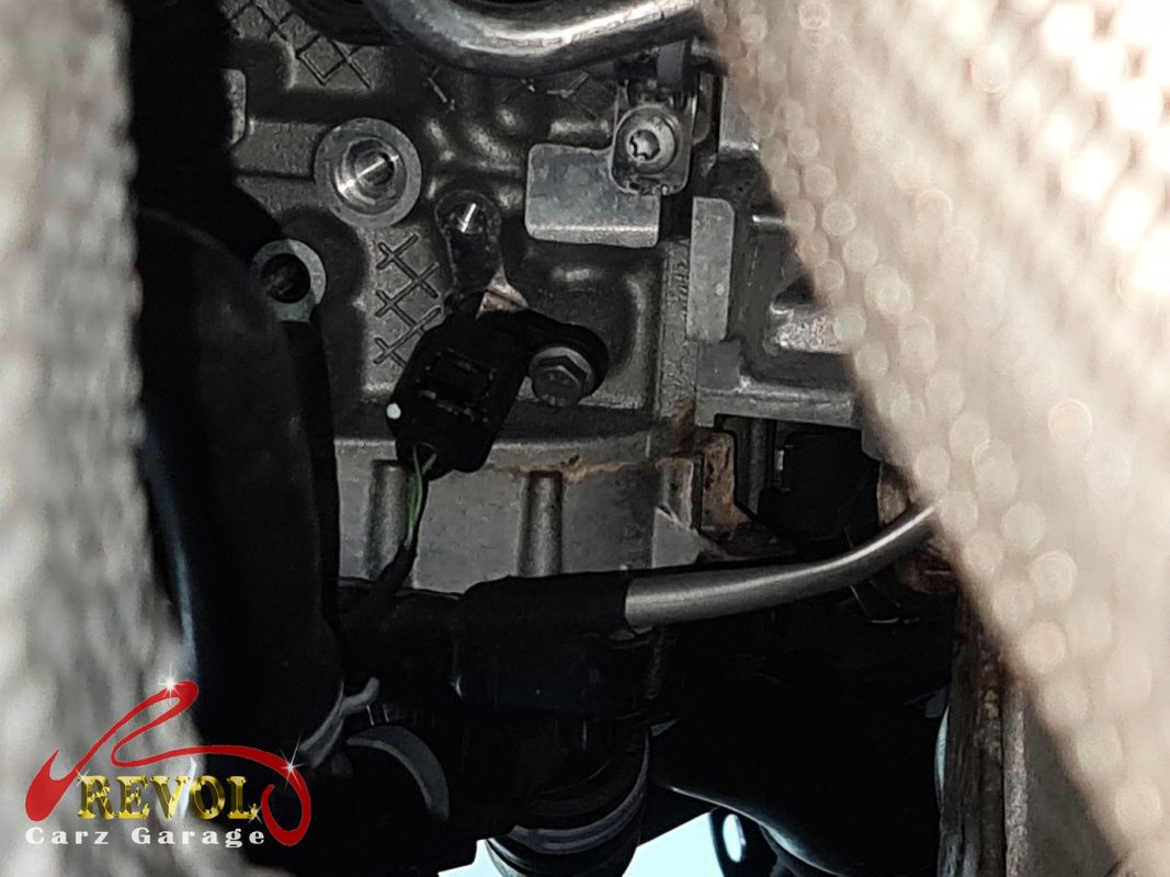 The new genuine VW-spec water pump and thermostat housing assembly ready to fit.