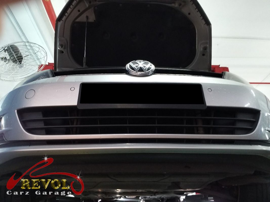 Diagnostics on the Volkswagen Golf showing the underboost fault codes.