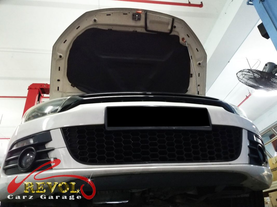 Diagnostics on the Volkswagen Scirocco showing the underboost fault codes.