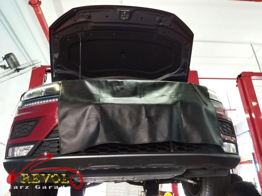 The engine oil and filter changed on the Volkswagen Tiguan.