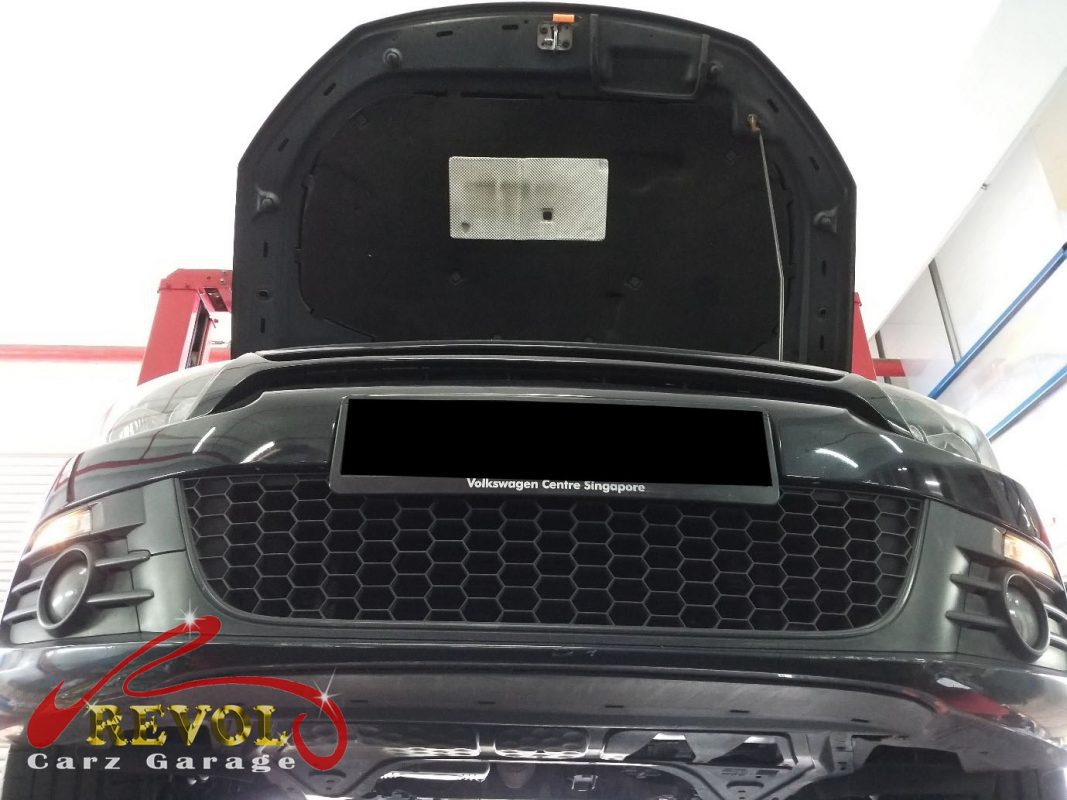 The engine oil and filter changed on the Volkswagen Scirocco.