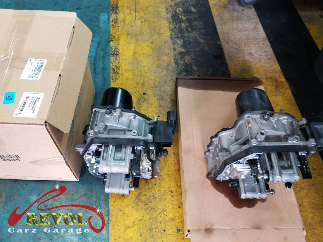The new genuine VW-spec mechatronic unit ready to fit.