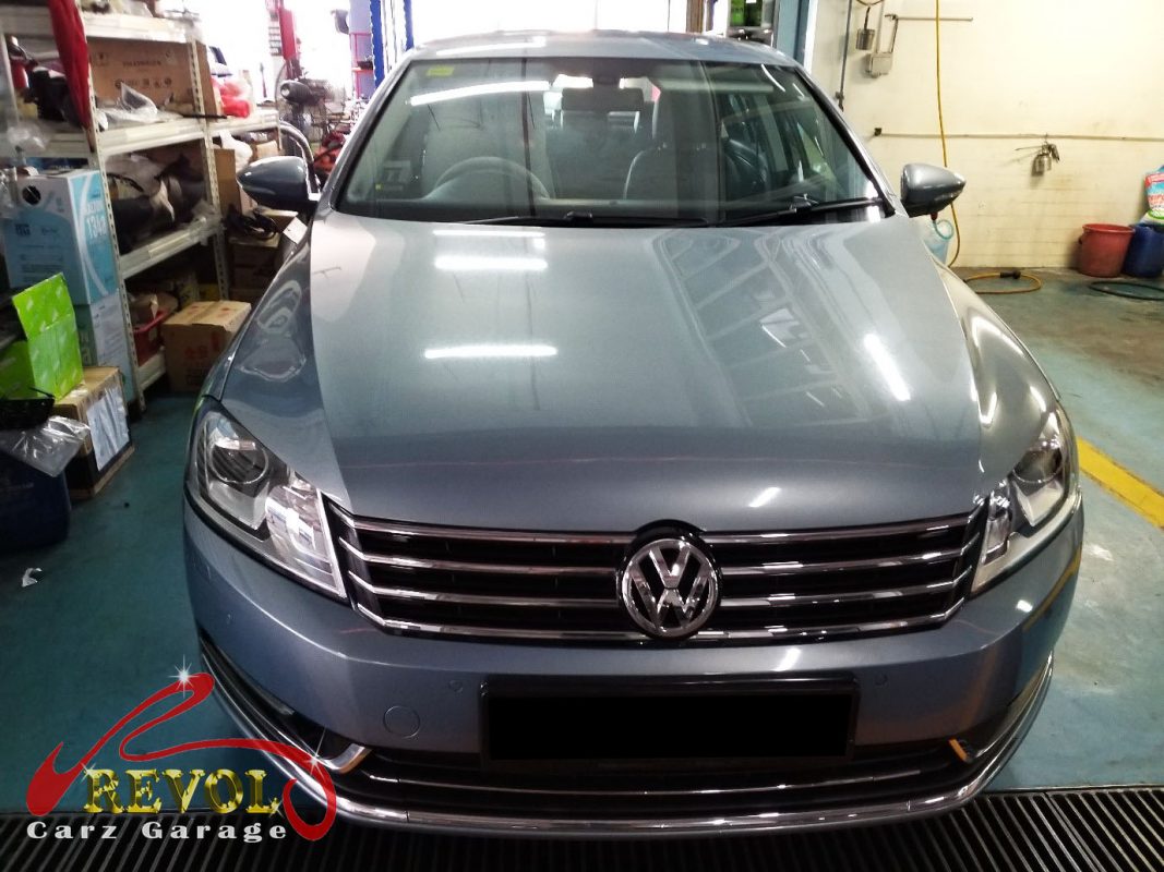 Volkswagen Passat parked at the workshop, in for a knocking sound diagnosis.
