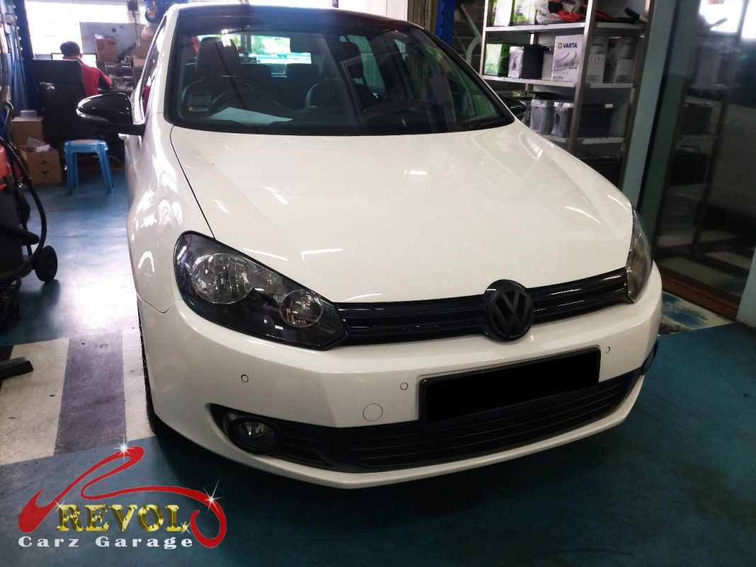 Volkswagen Golf parked at the workshop, in for an underbody noise diagnosis.