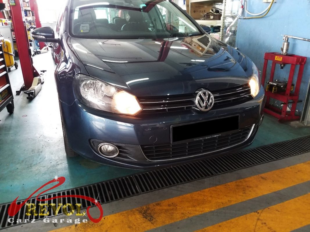 The new genuine VW-spec tail light unit ready to fit.