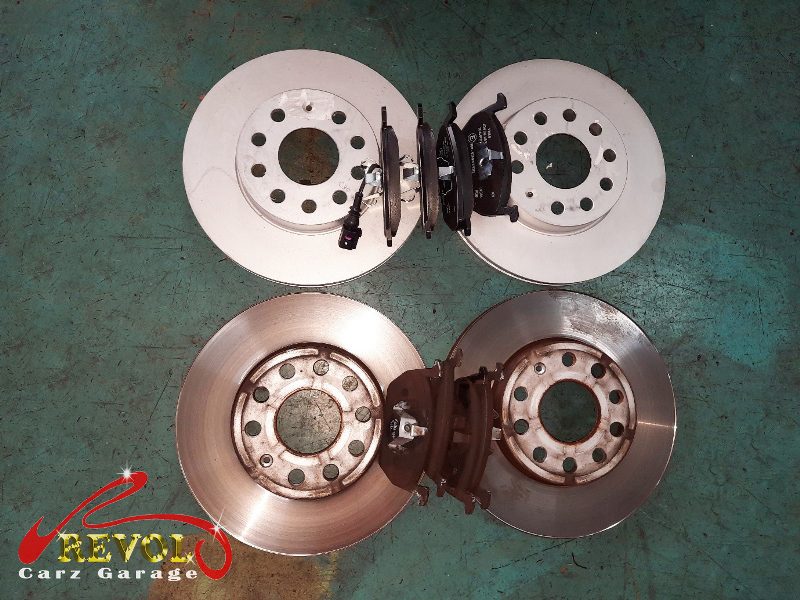 The new genuine VW-spec front discs and pads ready to fit.