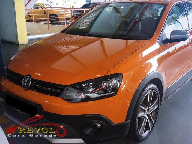 Volkswagen Cross Polo 1.2 at the workshop for a gearbox overhaul.