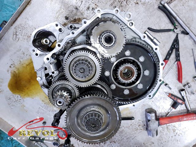 The dismantling process beginning on the Cross Polo's gearbox.