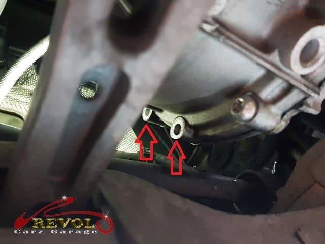 The failed ABS pump removed, the new genuine VW-spec pump ready to fit.
