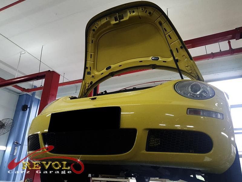 The leak detector run over the Volkswagen Beetle intake to find the boost leak.