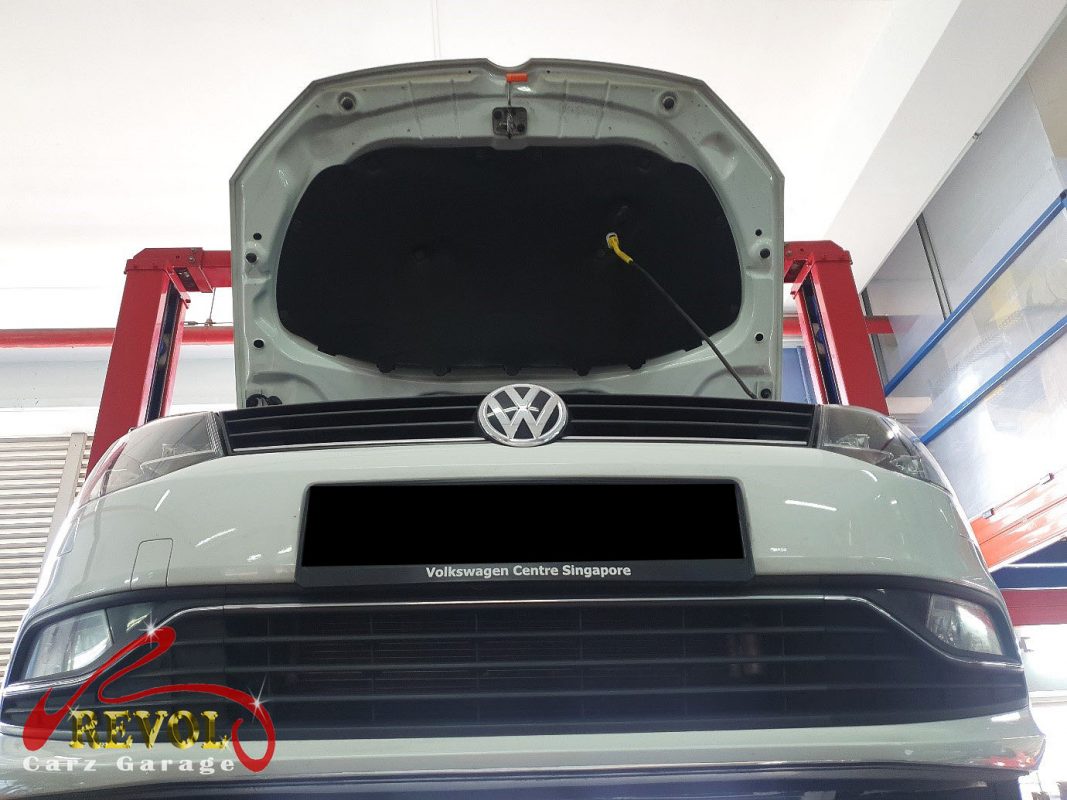 The engine oil and filter changed on the Volkswagen Polo.