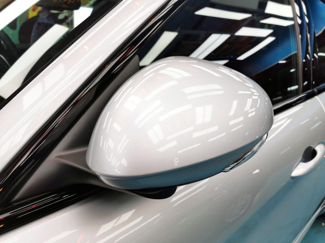 Side panel of the Alfa Romeo Giulia Veloce with the titanium finish locked in.