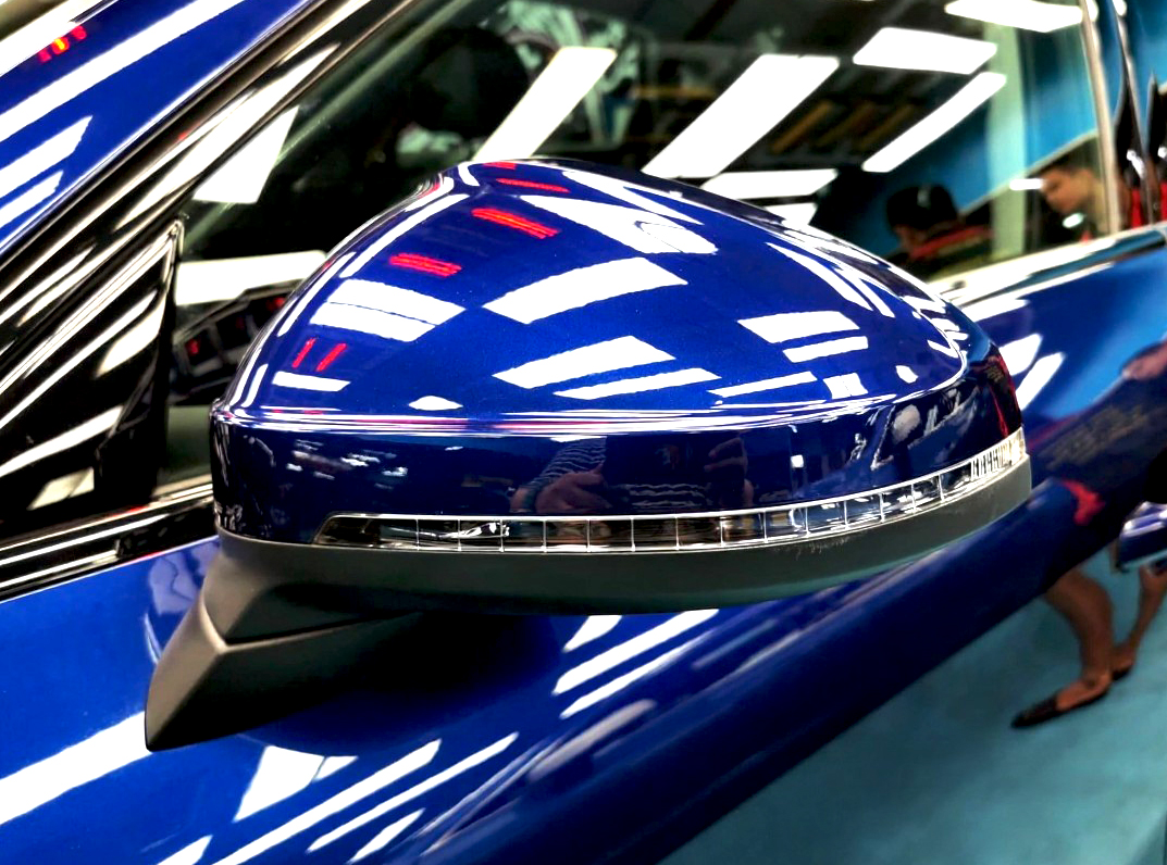 Side panel of the Audi A4 with the titanium finish locked in.