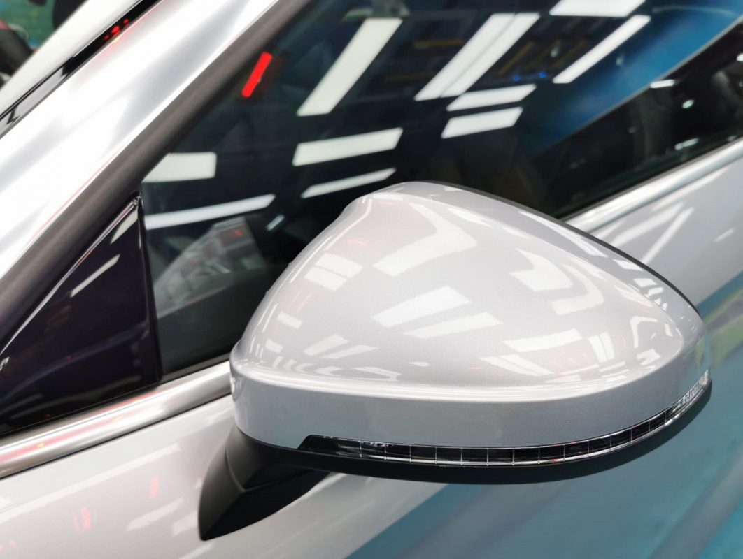 Side panel of the Audi A5 Cabriolet with the titanium finish locked in.