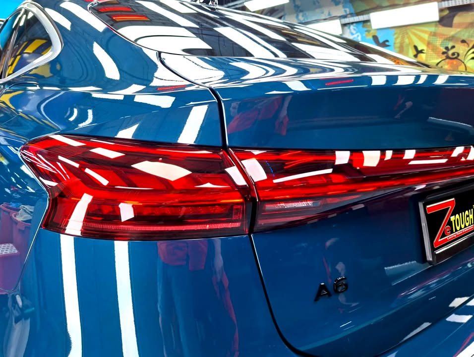 Close-up of the A6 tail lamp and badge.