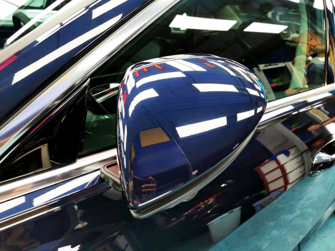 Side panel of the Audi A6 with the titanium finish locked in.