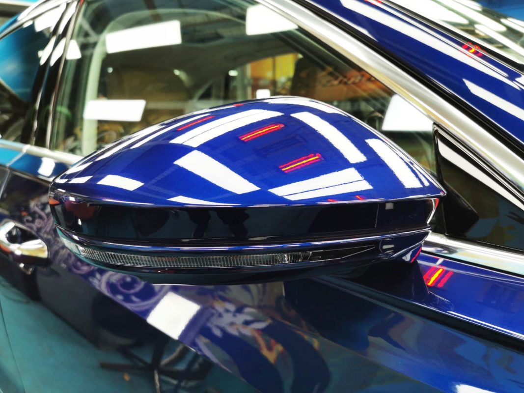 Side panel of the Audi A8L with the ceramic finish locked in.