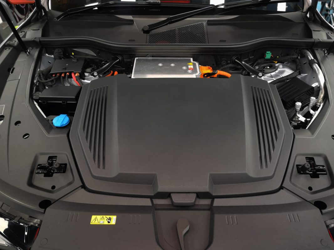 Detail of the Audi e-tron's bodywork sealed with ZeTough Ceramic.