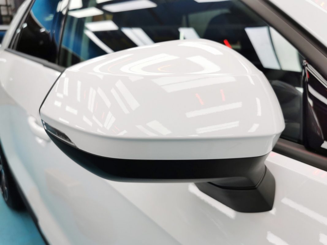 Side panel of the Audi Q2 with the ceramic finish locked in.