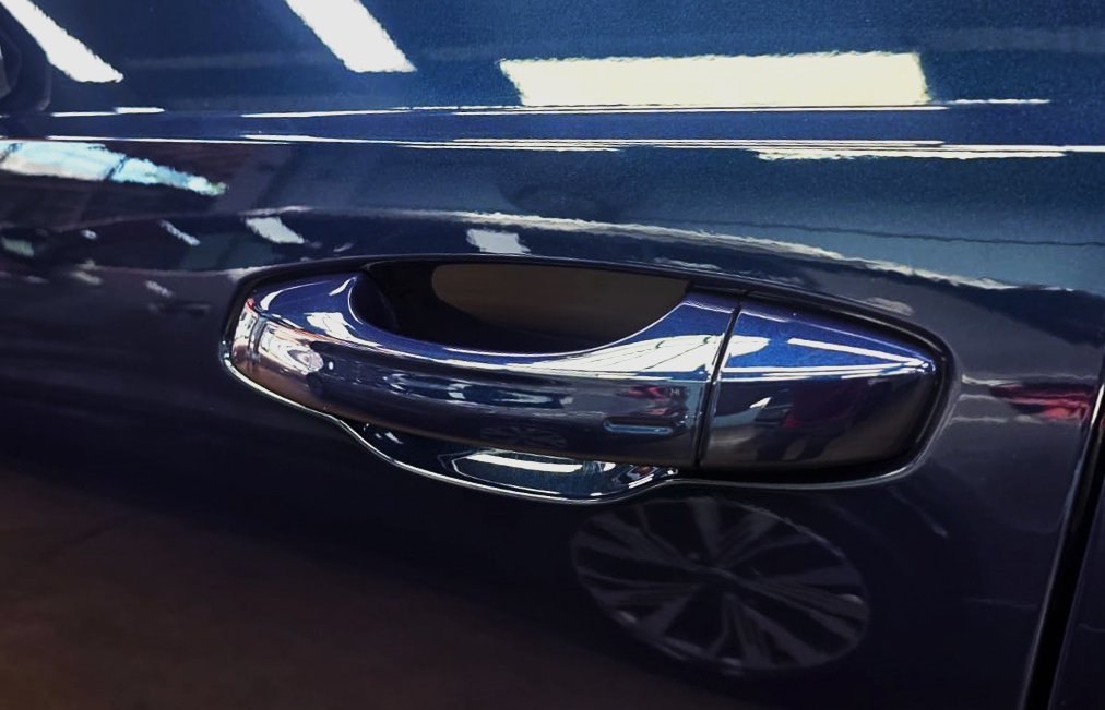 Front three-quarter view of the Audi Q3 after coating.