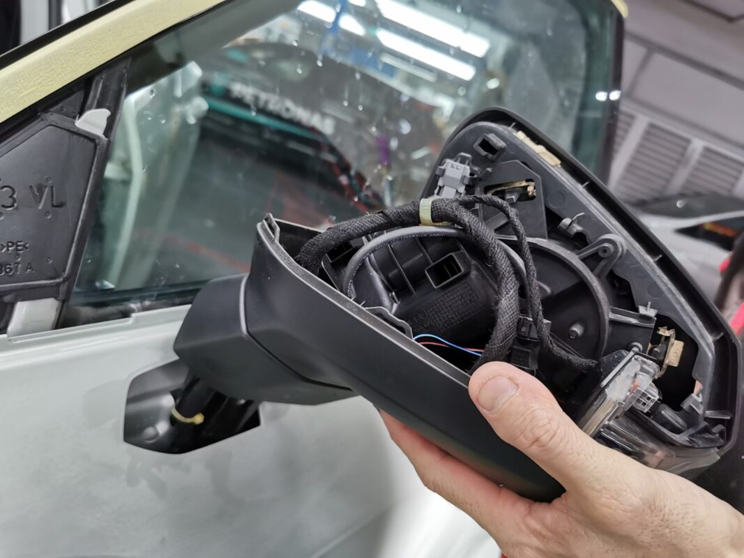 Parts being removed from the Audi Q3 at the start of the strip-down.